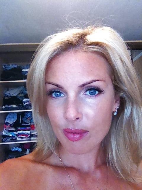 GirlLeftBehind de South Australia,Australia